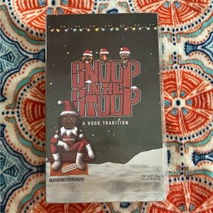 Snoop on the Stoop Elf Holiday Decoration